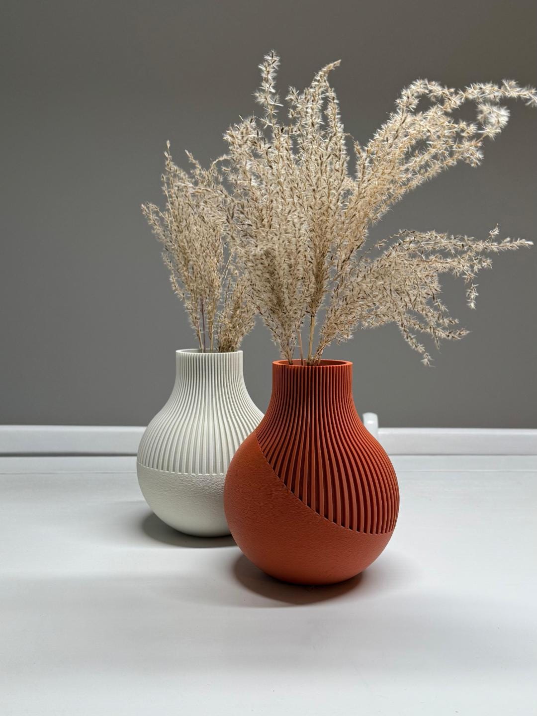 Vase Japandi Naki au design scandinave minimaliste – Vase pour fleurs séchées et pampas – Décoration moderne